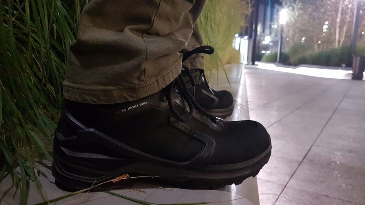 Czarne buty trekkingowe do miasta z GTX